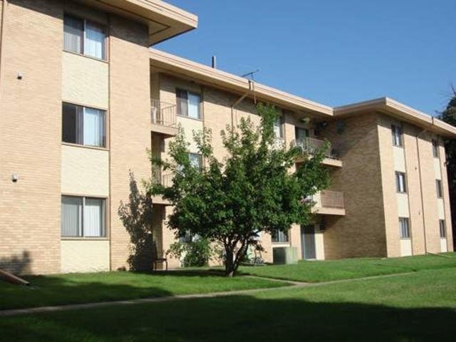 Main picture of Condominium for rent in Brooklyn Park, MN